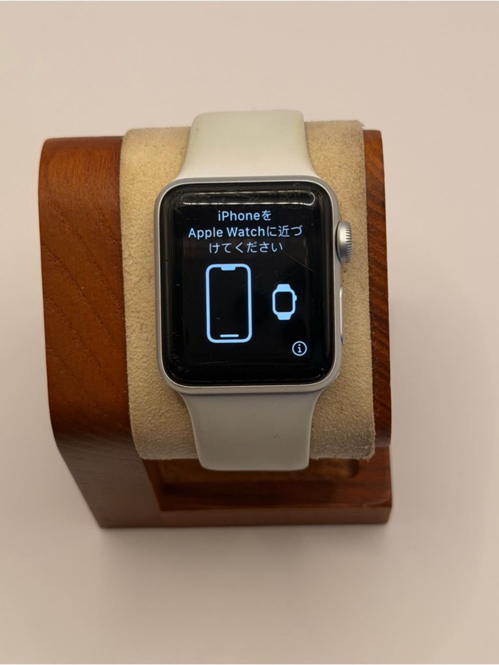 Apple Watch Series 3,‎ 38mm, SILVER, Locked, With Oem Band